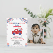 7月1日の誕生日の赤と青のファイアートラッカー 招待状 (スタンド正面)