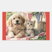 7月4日おめでとう、可愛い子犬と縞模様の猫、 長方形シール (正面)