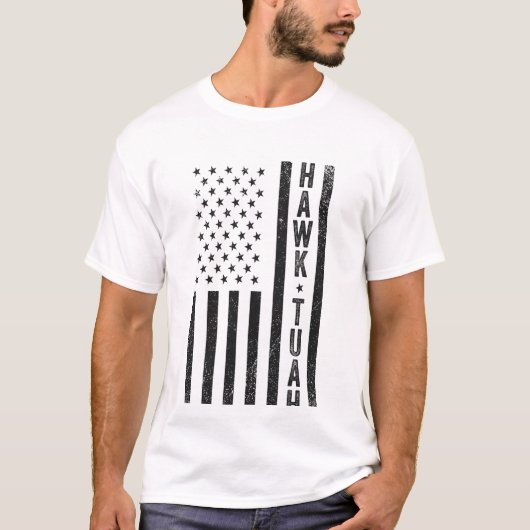 7月4日にホークおもしろいチュアが唾を吐く Tシャツ (正面)