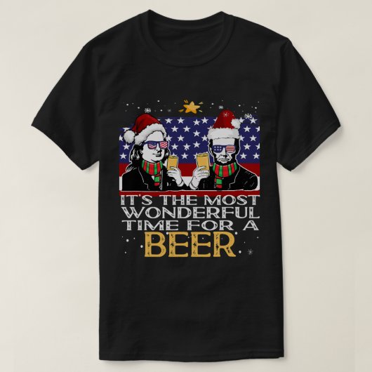 7月4日に再びトランプを飲素晴らしむおもしろい。 Tシャツ (デザイン正面)