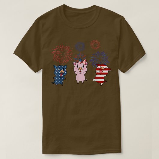 7月4日のアメリカ国旗の花火愛国心 Tシャツ (デザイン正面)