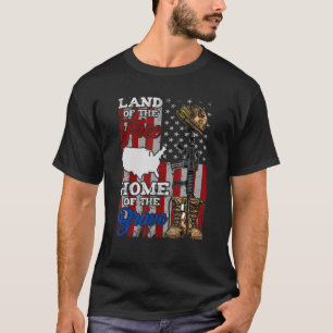 7月4日の勇者の自由な家の土地 Tシャツ