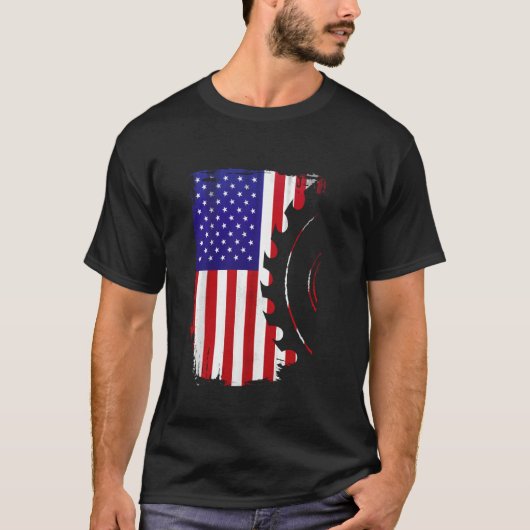7月4日の木工職人のための大工の鋸屑 Tシャツ (正面)