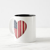 7月4日アメリカ国旗と愛国的なアメリカ合衆国スターストリップ ツートーンマグカップ (正面左)