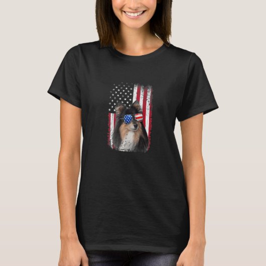 7月4日シェットランド・ シープドッグアメリカ国旗の愛国犬 Tシャツ (正面)