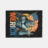 7月4日ビッグフット・メリカロックアメリカ国旗Patr フリースブランケット (正面(横))