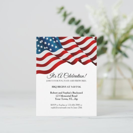 7月4日招待状 赤白青の旗がなびく ポストカード (スタンド正面)