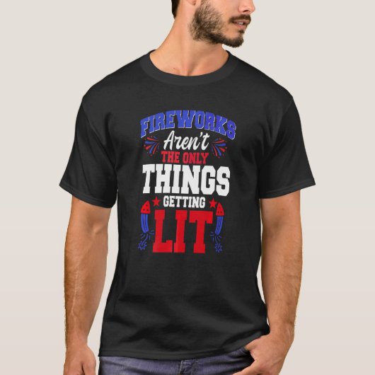 7月4日消防技士米国国旗のパイロ Tシャツ (正面)