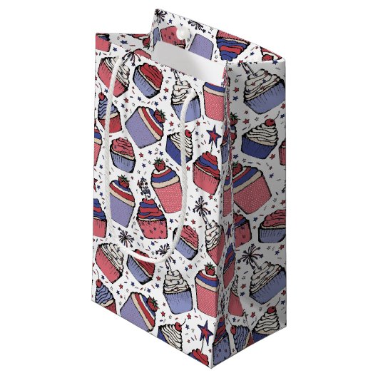 7月4日紅白・青愛国的なカップケーキ スモールペーパーバッグ (正面アングル)