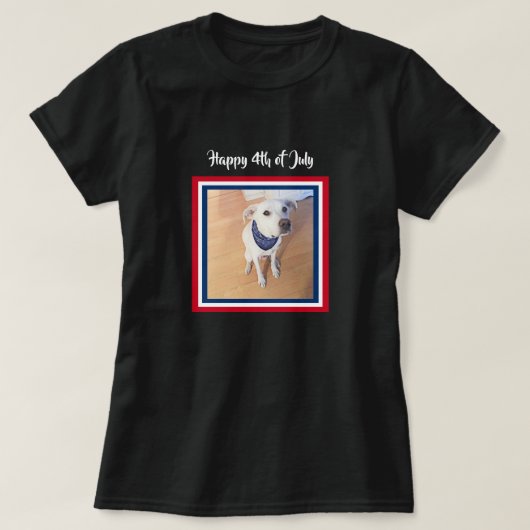 7月4日赤、白、青かわいい白い子犬 Tシャツ (デザイン正面)