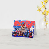 7月4日 – ヨークシャーテリア – ヴィニー カード (黄色い花)