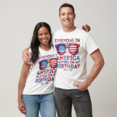7月4日 誕生日 おもしろ アメリカ生まれ Funny Born on fourth of July Tシャツ (ユニセックス)