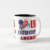 7月4日USA Tシャツラウンドステッカークラシックコフ ツートーンマグカップ (正面右)