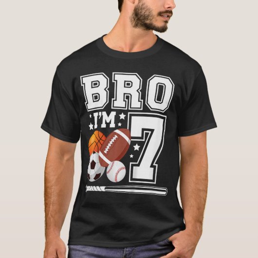 7歳のスポーツ誕生日パーティー 7歳の男の子の誕生日 Tシャツ (正面)