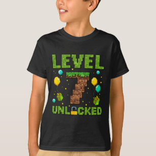 7歳の誕生日おめでとう!ゲーマー少年 レベル7到達記念 ピクセルアート Tシャツ