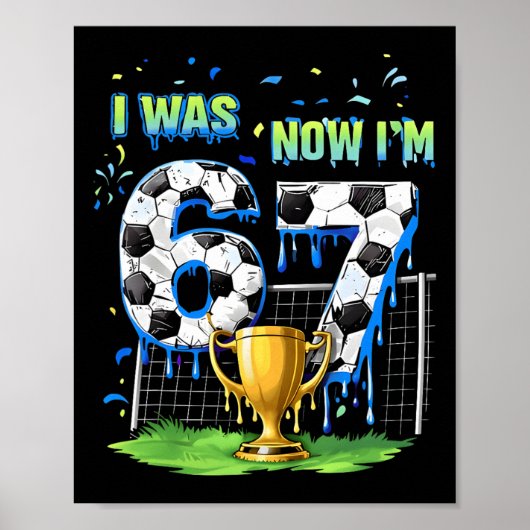 7歳の誕生日おめでとう 楽しいサッカー キッズTシャツ ポスター (正面)