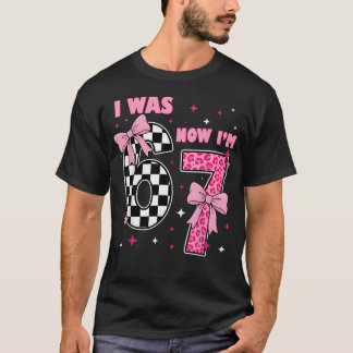 7歳の誕生日おめでとう 6歳だったのに今は7歳 クォケット リボン Tシャツ