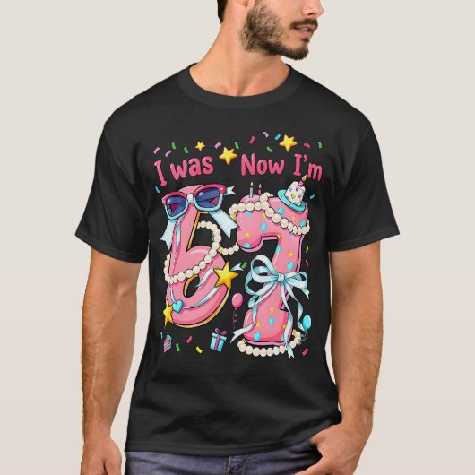 7歳の誕生日おめでとう！6歳だったのに今は7歳 Tシャツ (正面)
