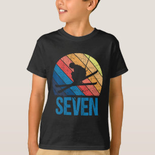 7歳の誕生日を祝うレトロスキー スキー好きな7歳の男の子と女の子 Tシャツ