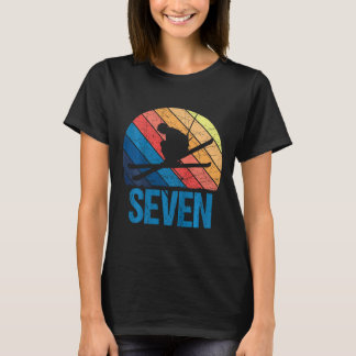 7歳の誕生日を祝うレトロスキー スキー少年少女 Tシャツ