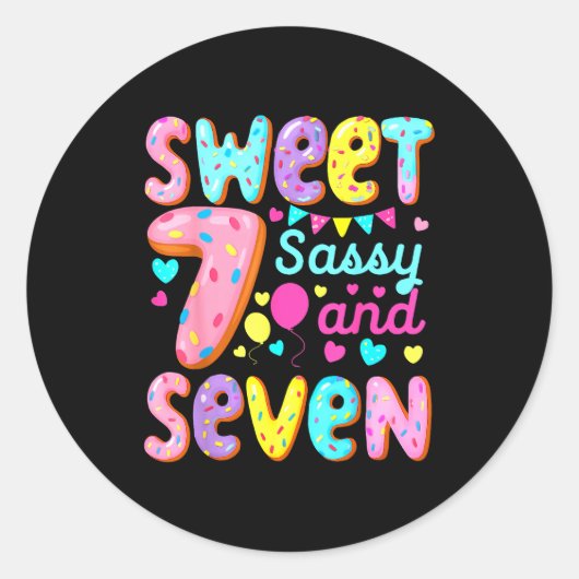 7歳の誕生日を祝う女の子 お誕生日おめでとう ラウンドシール (正面)