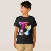7歳の誕生日 サッカー少年 7歳の誕生日おめでとう Tシャツ (正面フル)