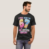 7歳の誕生日 6歳だったのに 今は7歳 67 Tシャツ (正面フル)