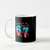 7歳の誕生日Tシャツ 6歳だったのに今は7歳 67 おもしろい コーヒーマグカップ (左)