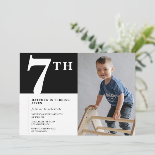 7歳エレガントの誕生日の招待ブラックボーイフォト 招待状 (スタンド正面)