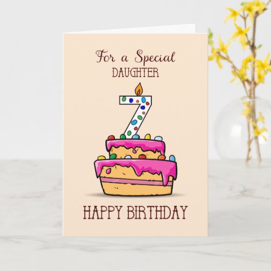 7番目の誕生日の娘、7の上にスイートピンクケーキ カード (黄色い花)