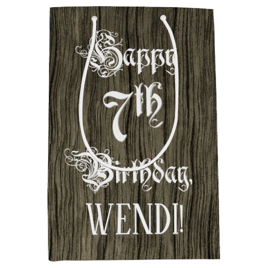 7番目の誕生日: ファンシー, フェイク Wood Look +名前をカスタムする ミディアムペーパーバッグ (正面)