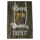 7番目の誕生日:フェイク金ゴールドルック&ウッドフェイクパターン ミディアムペーパーバッグ (裏面)