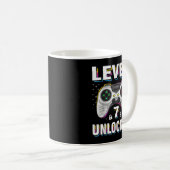 7誕生日少年レベル7ロック解除ビデオゲーマー7 Ye コーヒーマグカップ (正面右)