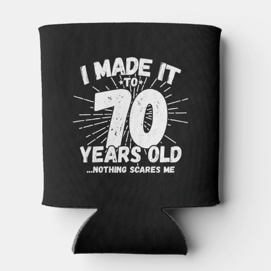 70おもしろい誕生日引用文皮肉70歳 缶クーラー (裏面)