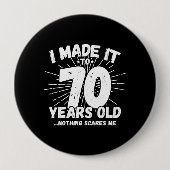 70おもしろい誕生日引用文皮肉70歳 缶バッジ (正面)