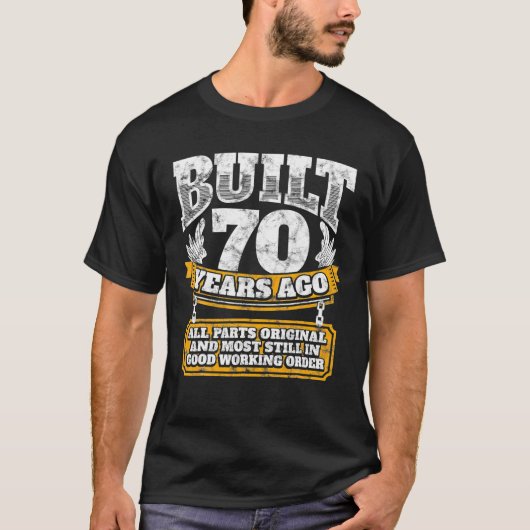 70おもしろい誕生日B日ギフトことわざ年齢70年 Tシャツ (正面)