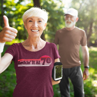 70とスワンキーレトロピンクパレットヴィンテージサンセット Tシャツ
