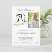 70と素晴らしいエレガントスクリプトフォト誕生日 招待状 (スタンド正面)