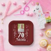 70と素晴らしい葉の赤70誕生日写真 ペーパープレート (パーティー)