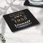 70パーソナライズされた誕生日1955生まれヴィンテージブラック スクエアペーパーコースター<br><div class="desc">1955パーソナライズされた年に70歳を迎えた誰かのためのクラシック紙のコースター生まれデザイン。このヴィンテージレトロスタイルブラック、ホワイト、金ゴールドデザインに名前を追加70歳の誕生日カスタムプレゼント。名前と年を提供されたテンプレートで簡単に編集。素敵なカスタム黒い誕生日プレゼント。その70番目のパーティーお祝いのためのより多くの贈り物やパーティー用品は、店の"伝説的な"デザインで利用可能。</div>