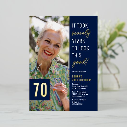 70人目のフォトブルー&金ゴールド70歳の誕生日パ実在ーティ 箔招待状 (立ち正面)
