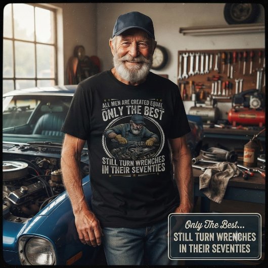 70代でもレンチを回す おもしろギフト Tシャツ