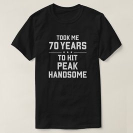 70年かけてハンサムなピークに達した Tシャツ