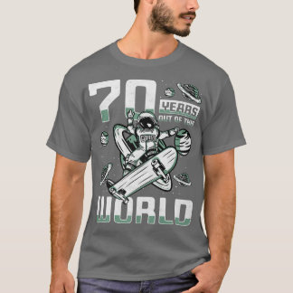 70年の歳月を経て、70誕生日スケーターA Tシャツ