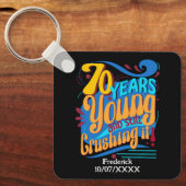 70年はまだ粉砕し、レトロ誕生日ヴィンテージ キーホルダー (正面)