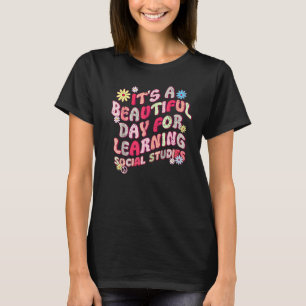 70年代の社交界の学生にとって学美しい日だ Tシャツ
