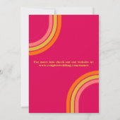 70年代スタイルの明るいホットピンクの大胆なレトロウェディング 招待状 (裏面)