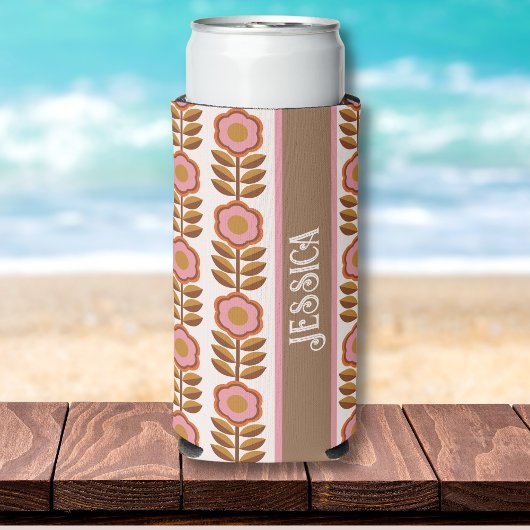 70年代レトロピンク茶色の花のパワーパターン スリム缶クーラー