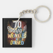 70揺れ！しわを塗りつぶす、マイルストーン70位 キーホルダー (裏面)