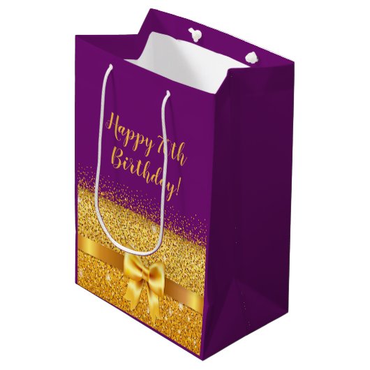70歳の誕生日おめでとう、紫の上に金ゴールドボウ ミディアムペーパーバッグ (正面アングル)